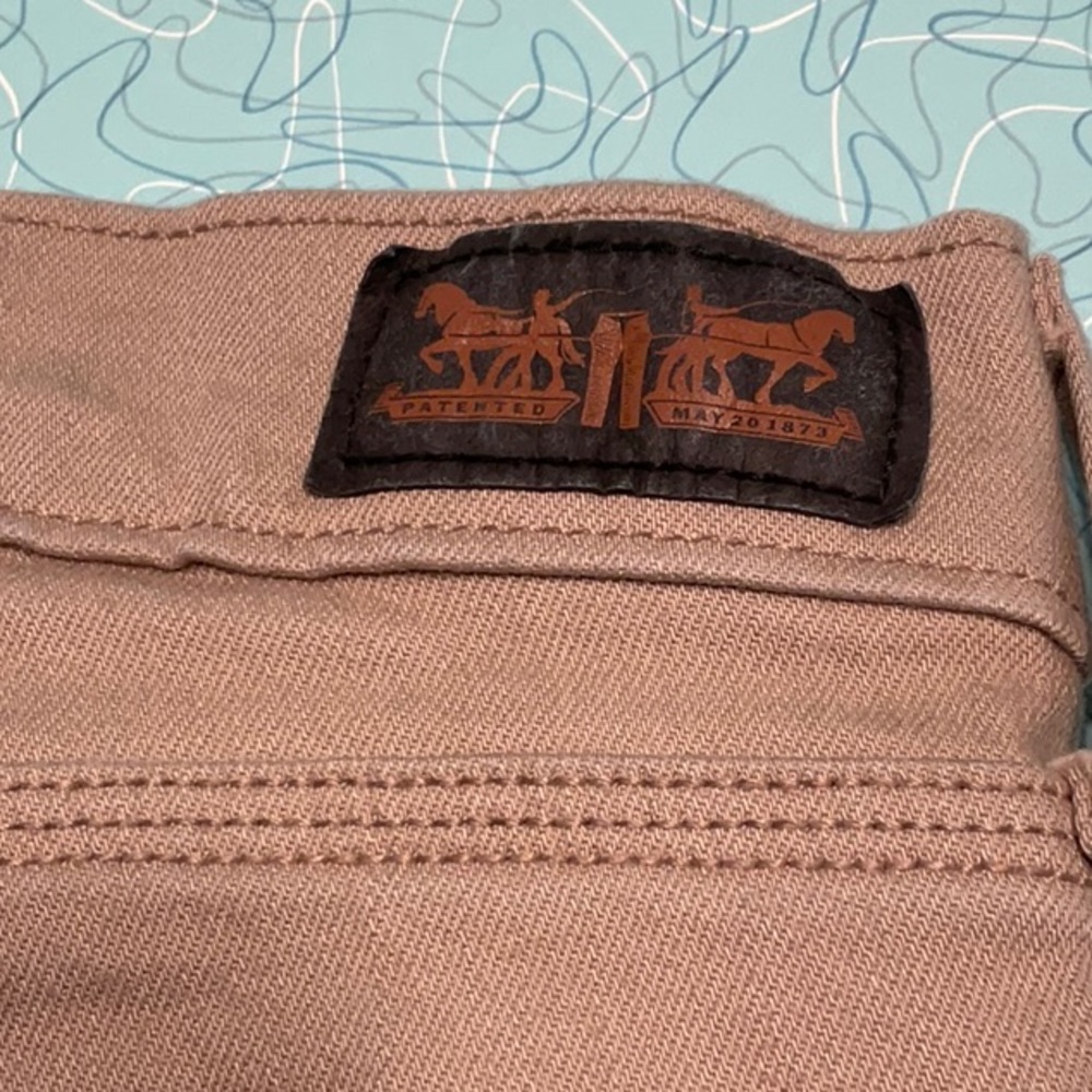 Levi Cuffed Tan Denim Capris LNC - Picture 5 of 6